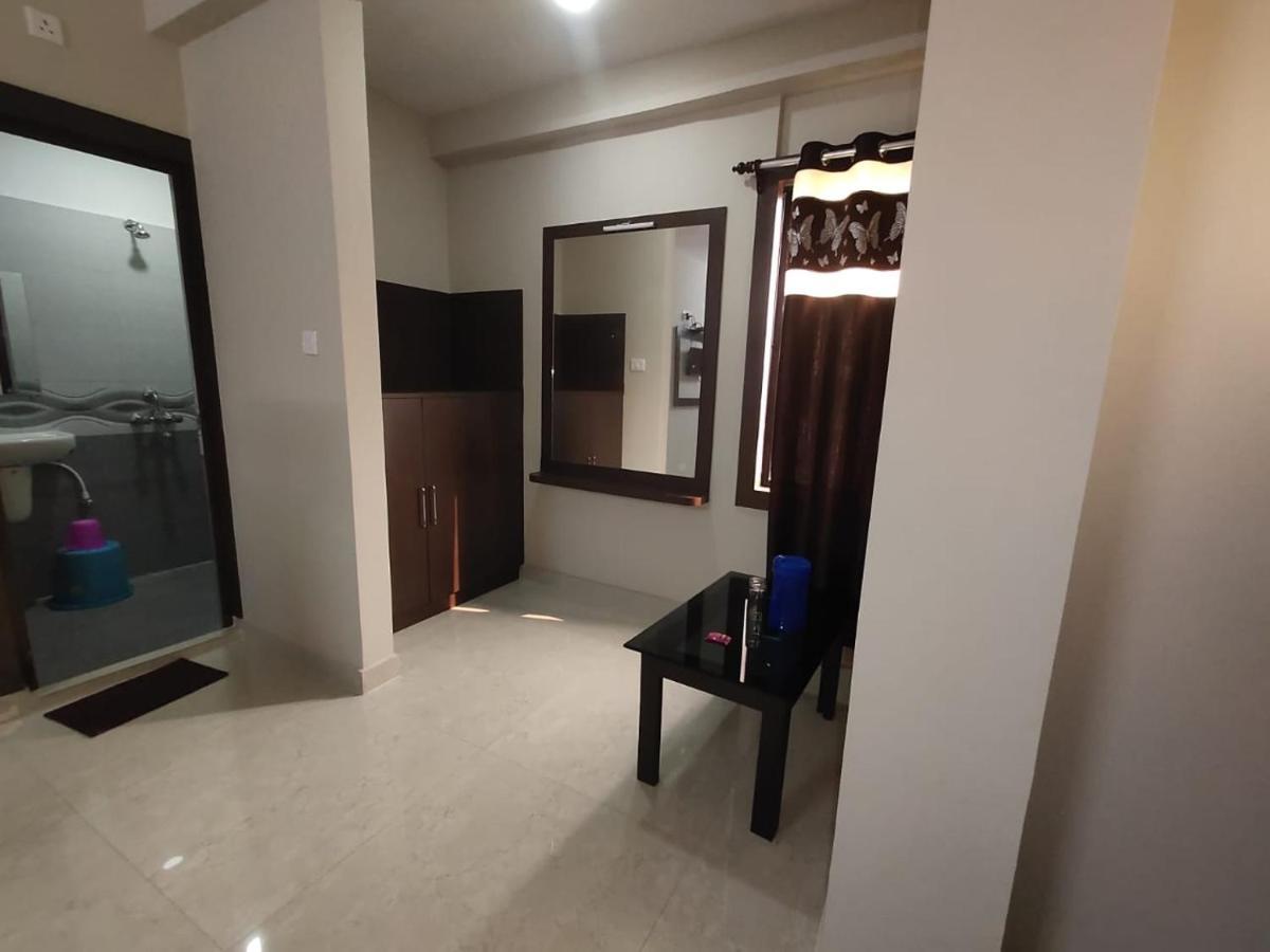 Goroomgo Hotel Uk Palace Puri Kültér fotó