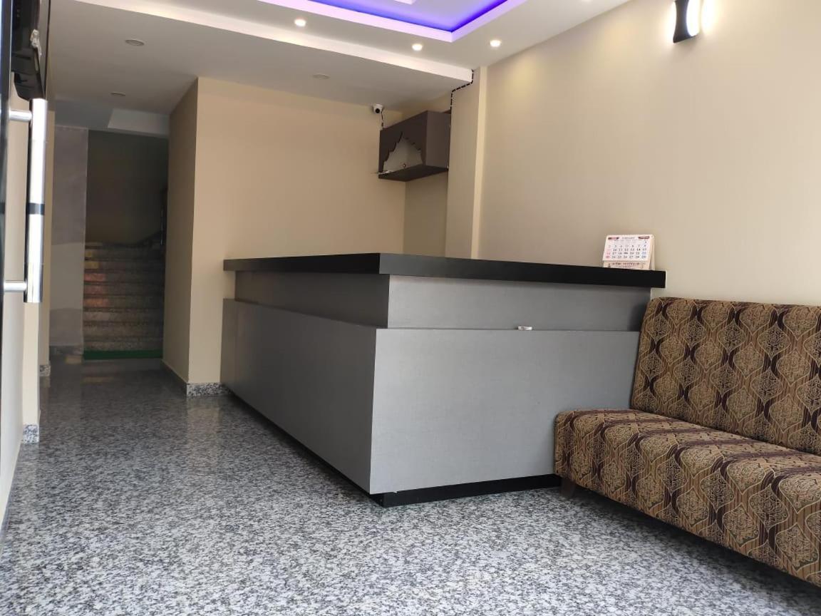 Goroomgo Hotel Uk Palace Puri Kültér fotó