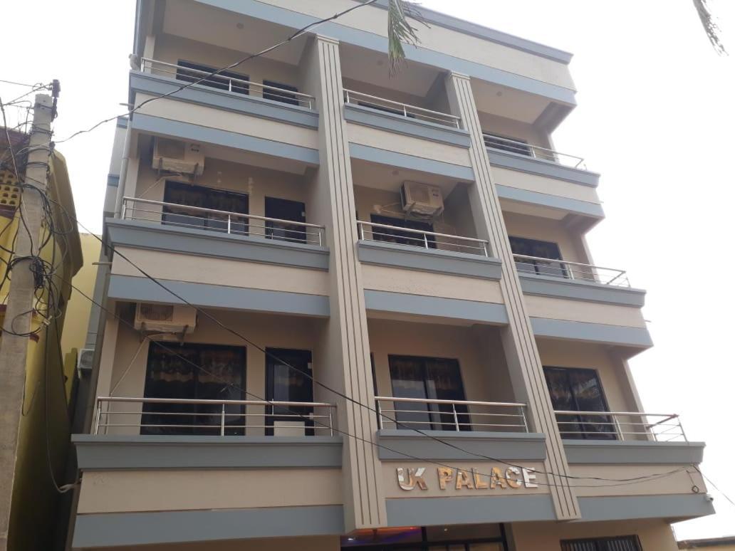 Goroomgo Hotel Uk Palace Puri Kültér fotó