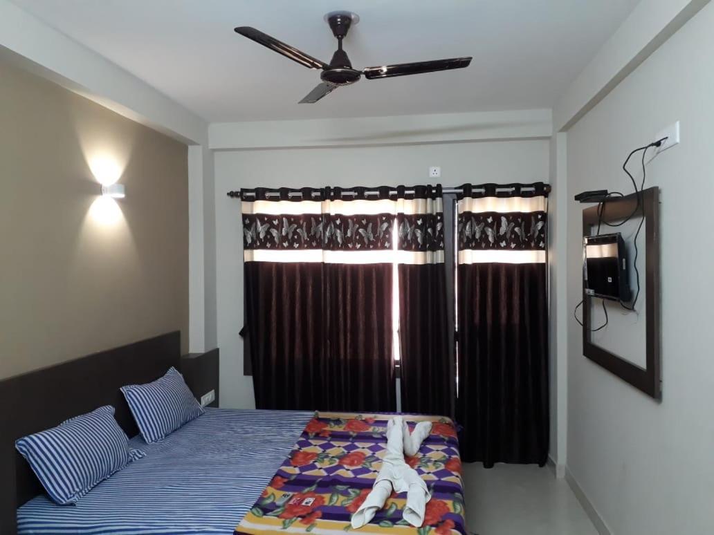 Goroomgo Hotel Uk Palace Puri Kültér fotó